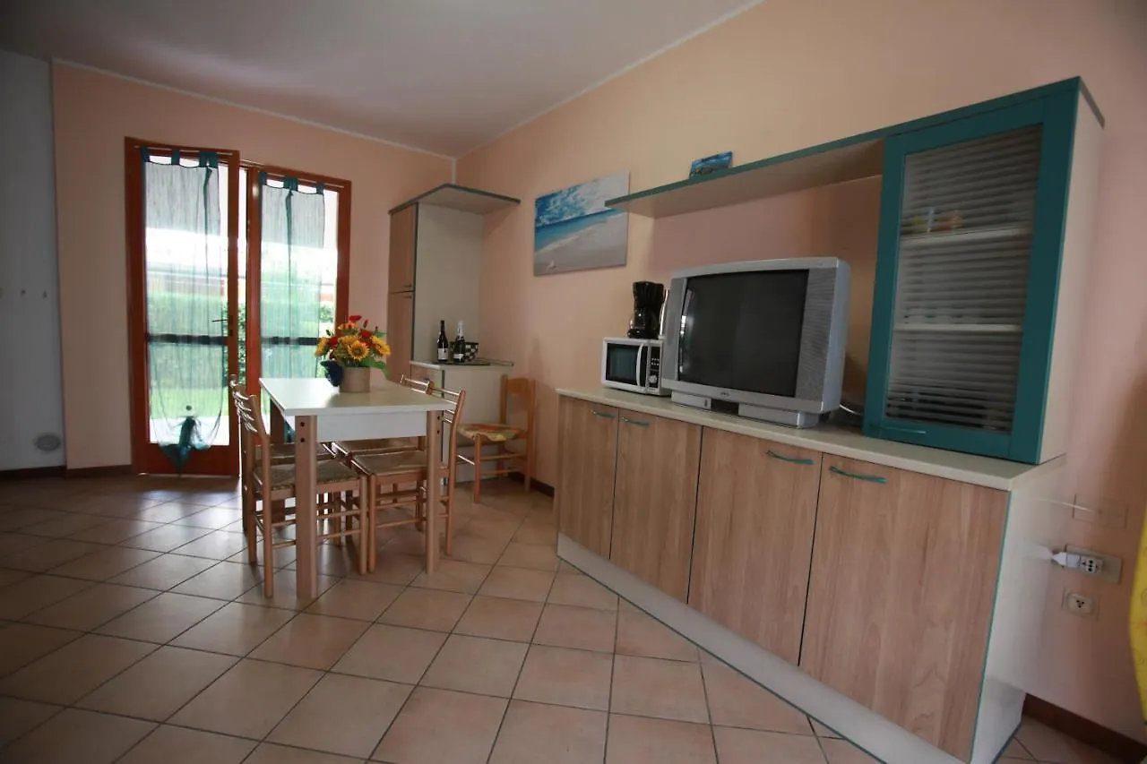Beautiful Villa With Private Garden And Porch Rosolina Mare Apartment