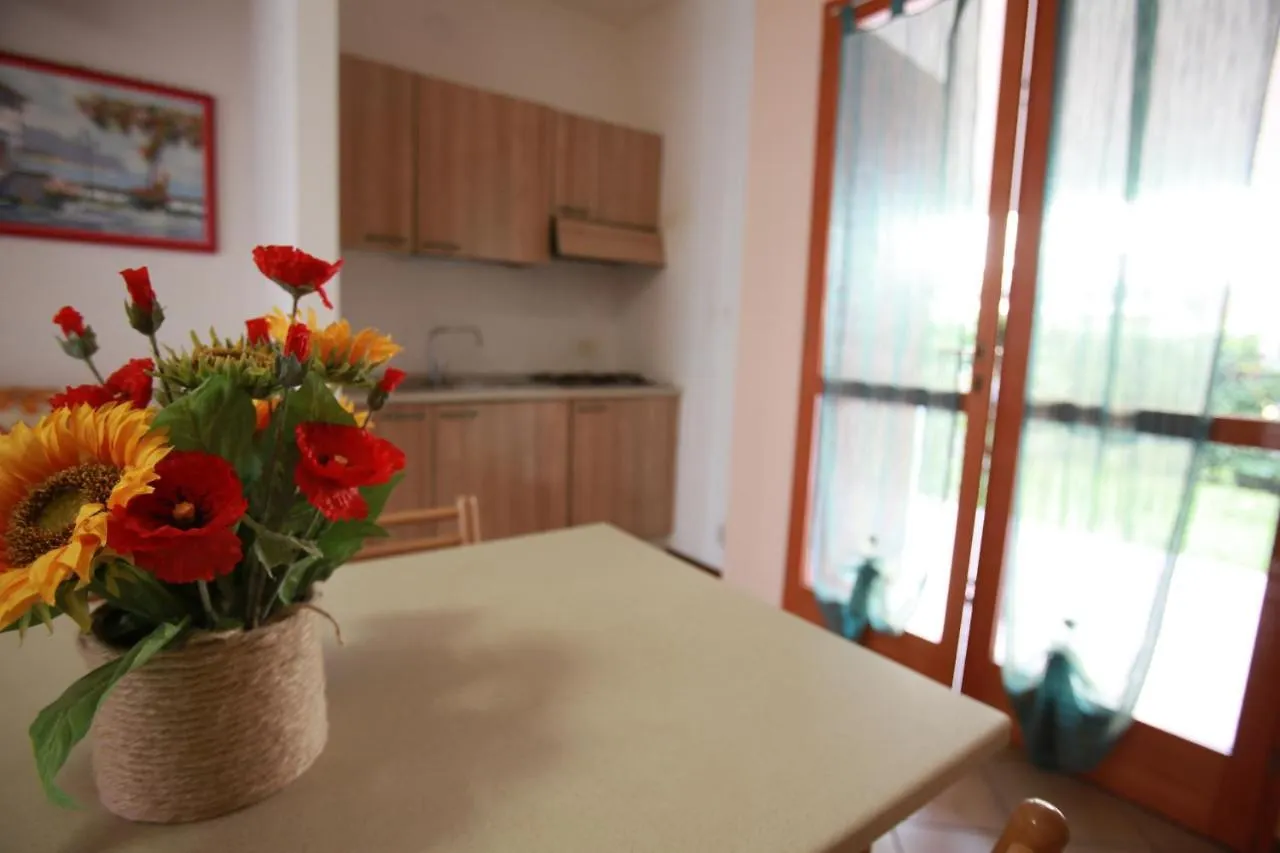 Beautiful Villa With Private Garden And Porch Rosolina Mare
