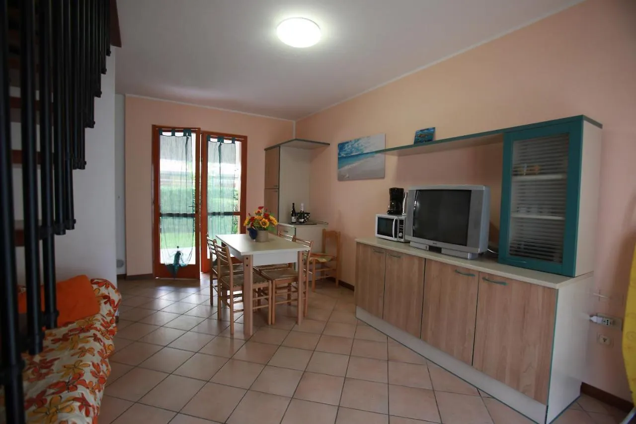 Beautiful Villa With Private Garden And Porch Rosolina Mare Apartment