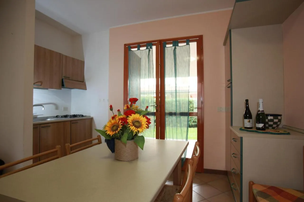Beautiful Villa With Private Garden And Porch Rosolina Mare